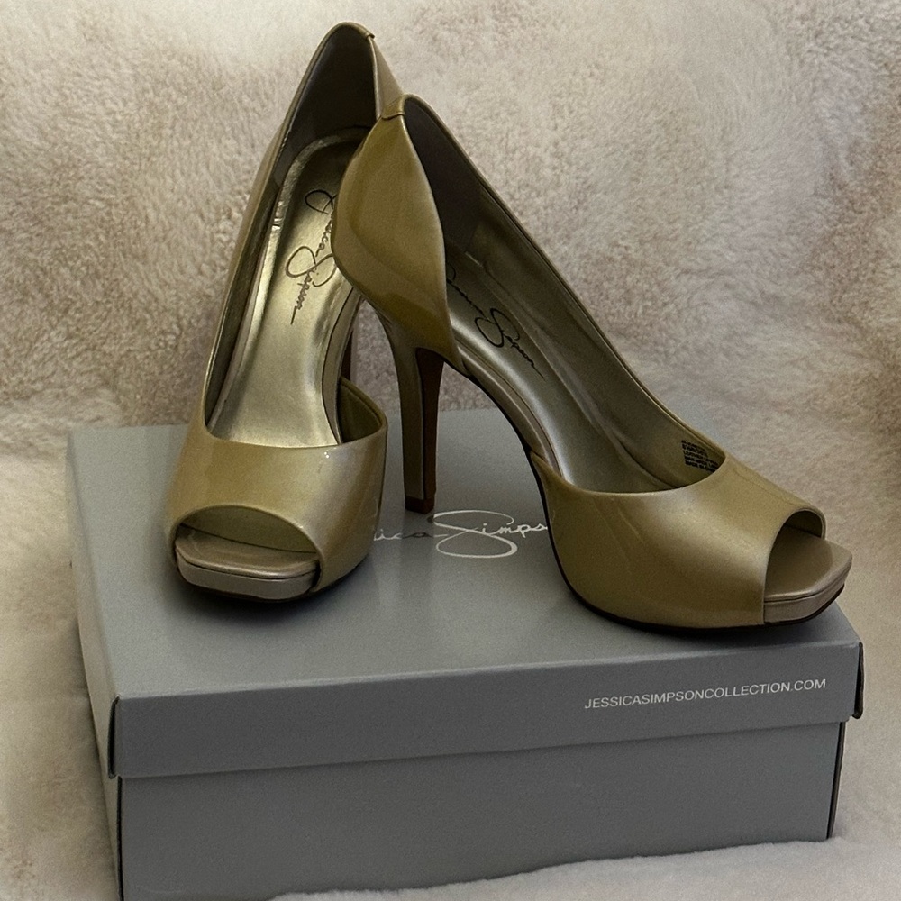Jessica Simpson - Josette Style - Ivory White/Pearlized Patent - Size 8.5 Heel